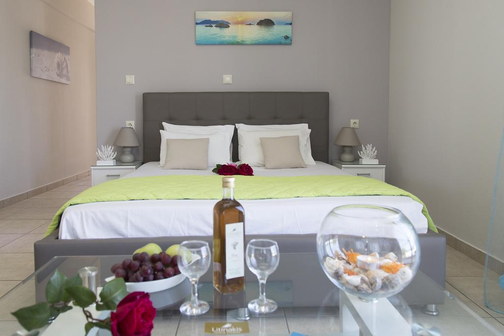 Litinakis Studios Sea View & Litinakis Studios Garden View 700 Meters Away Agia Marina Exterior foto